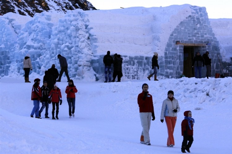 pb 111228 ice hotel 01.photoblog900 750x498 pic on Design You Trust pb 111228 ice hotel 01.photoblog900 750x498 The Lake Balea Ice Hotel