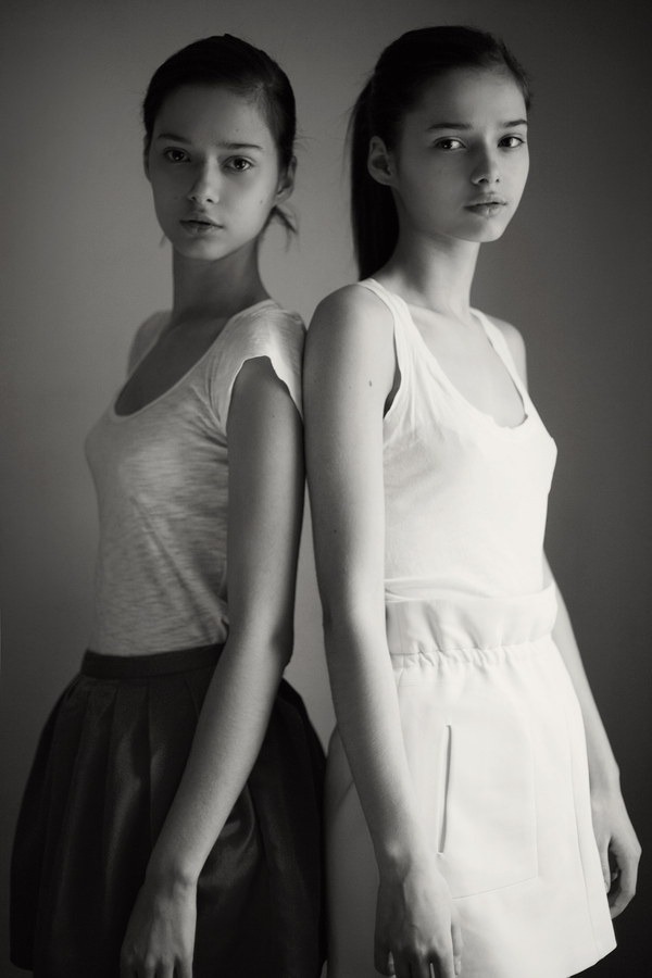 zusjes1 pic on Design You Trust zusjes1 Beautiful sisters: Sonia & Ania