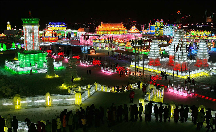 Harbin Ice and Snow Festival 2012: Spectacular Sculptures Pierce Chinas Skies 132 Harbin Ice and Snow Festival 2012: Spectacular Sculptures Pierce Chinas Skies