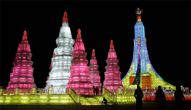 Harbin Ice and Snow Festival 2012: Spectacular Sculptures Pierce Chinas Skies 142 Harbin Ice and Snow Festival 2012: Spectacular Sculptures Pierce Chinas Skies