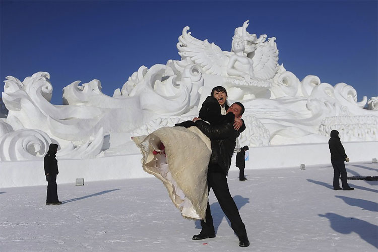 18 Couples Say I Do at Chinas Harbin Ice and Snow Festival 2012 149 18 Couples Say I Do at Chinas Harbin Ice and Snow Festival 2012