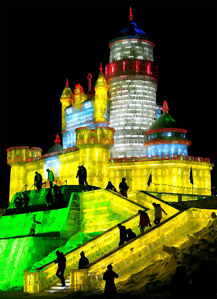 Harbin Ice and Snow Festival 2012: Spectacular Sculptures Pierce Chinas Skies 152 Harbin Ice and Snow Festival 2012: Spectacular Sculptures Pierce Chinas Skies
