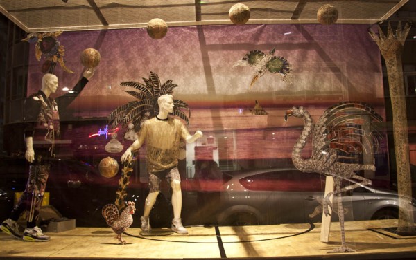 15cbd selfridges uk young creatives windows Adtrid Anderson 2 600x376 Selfridges Vitrine