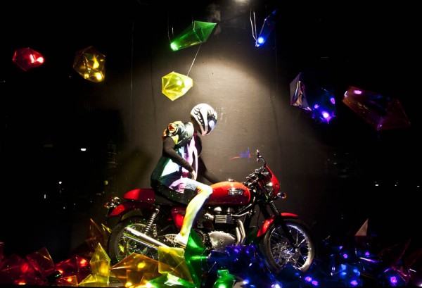 15cbd selfridges uk young creatives windows Alex Mattson 600x409 Selfridges Vitrine