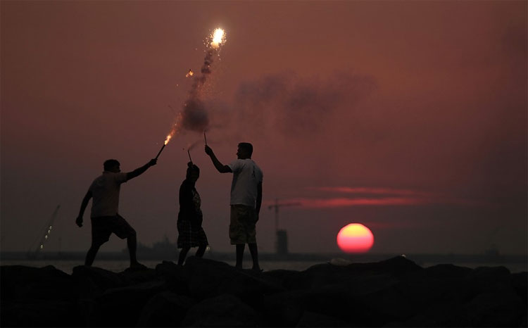 World Welcomes the New Year! 181 World Welcomes the New Year!