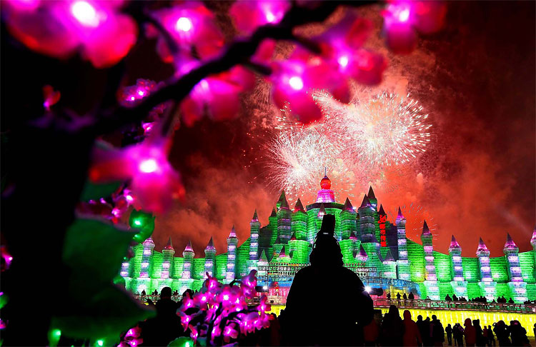 Harbin Ice and Snow Festival 2012: Spectacular Sculptures Pierce Chinas Skies 183 Harbin Ice and Snow Festival 2012: Spectacular Sculptures Pierce Chinas Skies