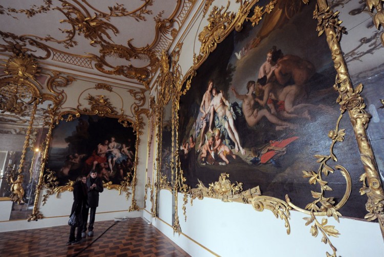 19 01 750x502 pic on Design You Trust 19 01 750x502 A princely apartment in the New Palace