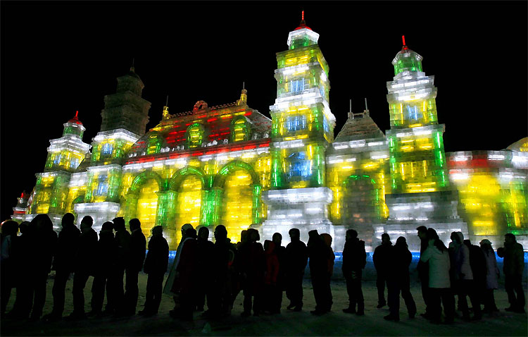 Harbin Ice and Snow Festival 2012: Spectacular Sculptures Pierce Chinas Skies 192 Harbin Ice and Snow Festival 2012: Spectacular Sculptures Pierce Chinas Skies