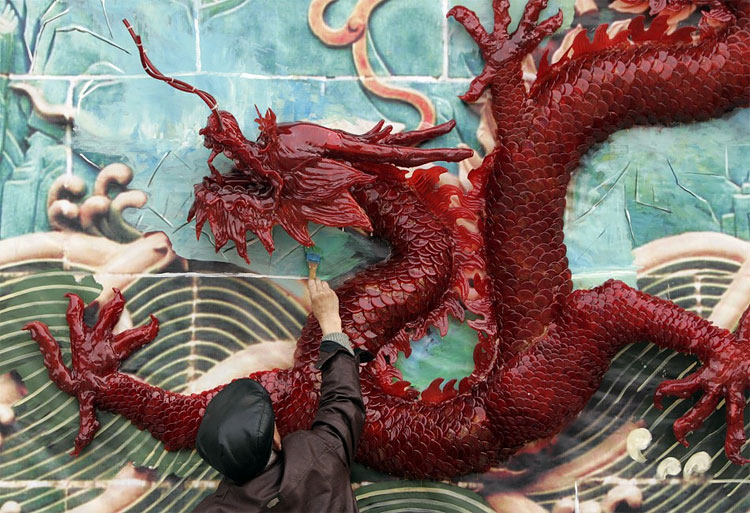 2118 Chinese New Year 2012: Pictures of Dragon Decorations in China