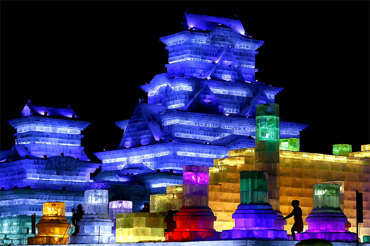 Harbin Ice and Snow Festival 2012: Spectacular Sculptures Pierce Chinas Skies 217 Harbin Ice and Snow Festival 2012: Spectacular Sculptures Pierce Chinas Skies
