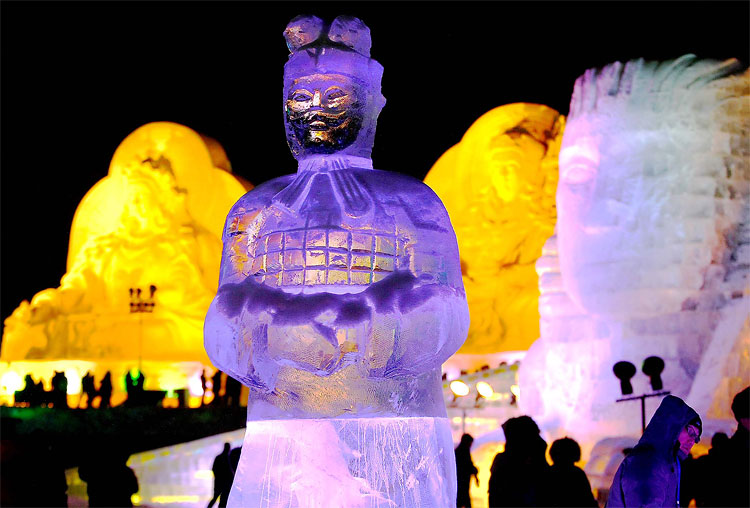 Harbin Ice and Snow Festival 2012: Spectacular Sculptures Pierce Chinas Skies 231 Harbin Ice and Snow Festival 2012: Spectacular Sculptures Pierce Chinas Skies