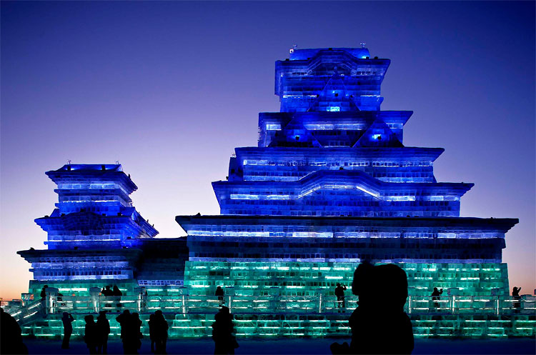 Harbin Ice and Snow Festival 2012: Spectacular Sculptures Pierce Chinas Skies 241 Harbin Ice and Snow Festival 2012: Spectacular Sculptures Pierce Chinas Skies