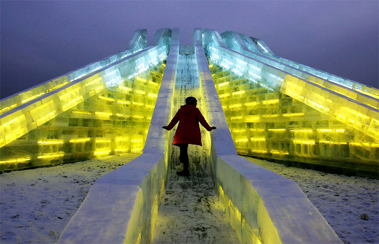 Harbin Ice and Snow Festival 2012: Spectacular Sculptures Pierce Chinas Skies 251 Harbin Ice and Snow Festival 2012: Spectacular Sculptures Pierce Chinas Skies