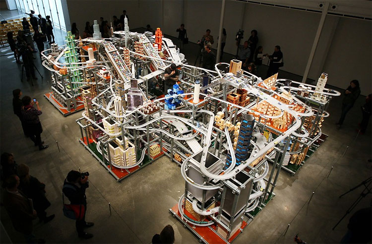 259 Metropolis II: Artist Creates Futuristic Miniature City in LA