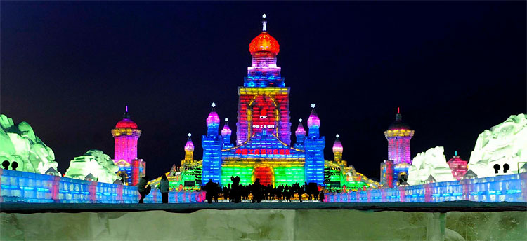 Harbin Ice and Snow Festival 2012: Spectacular Sculptures Pierce Chinas Skies 314 Harbin Ice and Snow Festival 2012: Spectacular Sculptures Pierce Chinas Skies