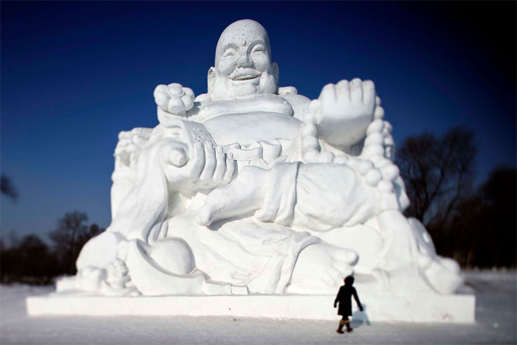 Harbin Ice and Snow Festival 2012: Spectacular Sculptures Pierce Chinas Skies 315 Harbin Ice and Snow Festival 2012: Spectacular Sculptures Pierce Chinas Skies