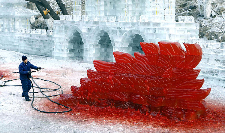 Harbin Ice and Snow Festival 2012: Spectacular Sculptures Pierce Chinas Skies 331 Harbin Ice and Snow Festival 2012: Spectacular Sculptures Pierce Chinas Skies