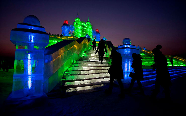 Harbin Ice and Snow Festival 2012: Spectacular Sculptures Pierce Chinas Skies 45 Harbin Ice and Snow Festival 2012: Spectacular Sculptures Pierce Chinas Skies