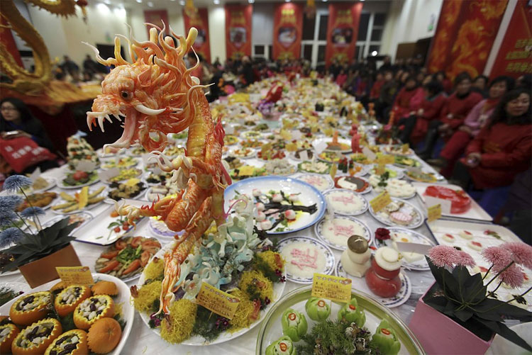542 Chinese New Year 2012: Pictures of Dragon Decorations in China