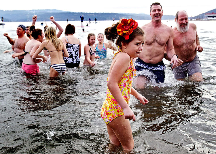 World Welcomes the New Year! 61 World Welcomes the New Year!