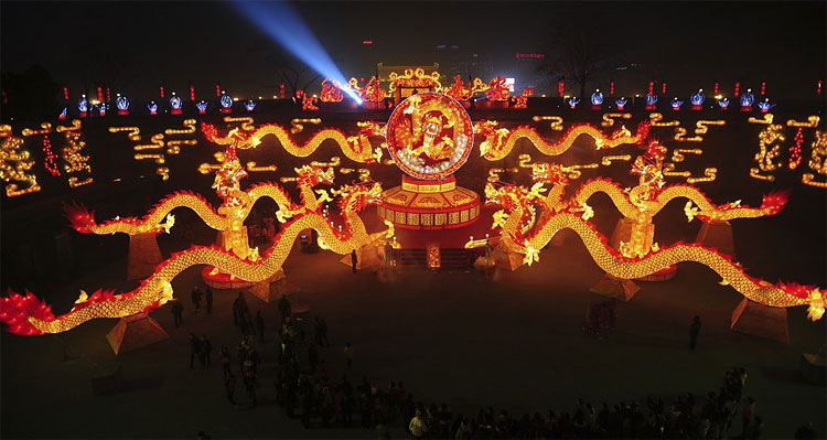 637 Chinese New Year 2012: Pictures of Dragon Decorations in China