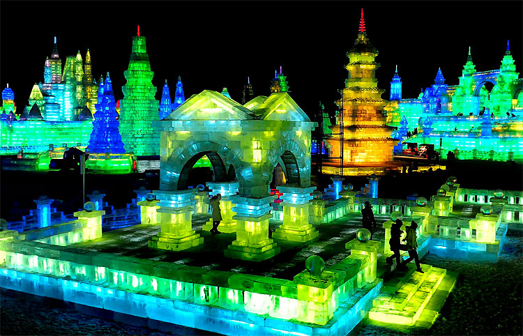 Harbin Ice and Snow Festival 2012: Spectacular Sculptures Pierce Chinas Skies 65 Harbin Ice and Snow Festival 2012: Spectacular Sculptures Pierce Chinas Skies