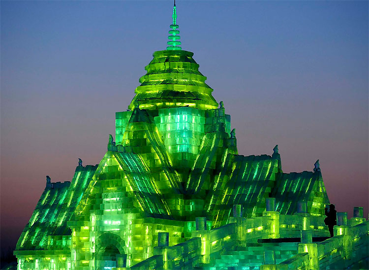 Harbin Ice and Snow Festival 2012: Spectacular Sculptures Pierce Chinas Skies 83 Harbin Ice and Snow Festival 2012: Spectacular Sculptures Pierce Chinas Skies