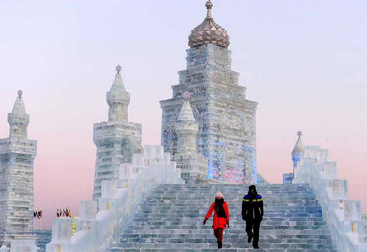 Harbin Ice and Snow Festival 2012: Spectacular Sculptures Pierce Chinas Skies 93 Harbin Ice and Snow Festival 2012: Spectacular Sculptures Pierce Chinas Skies