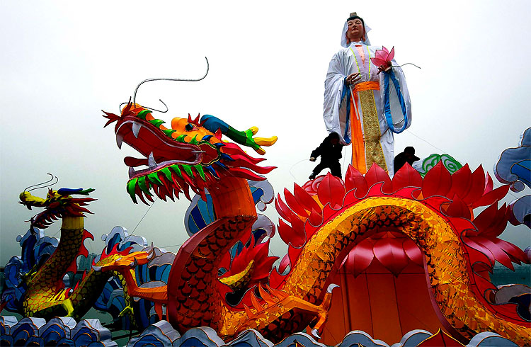 95 Chinese New Year 2012: Dragon Fever Begins