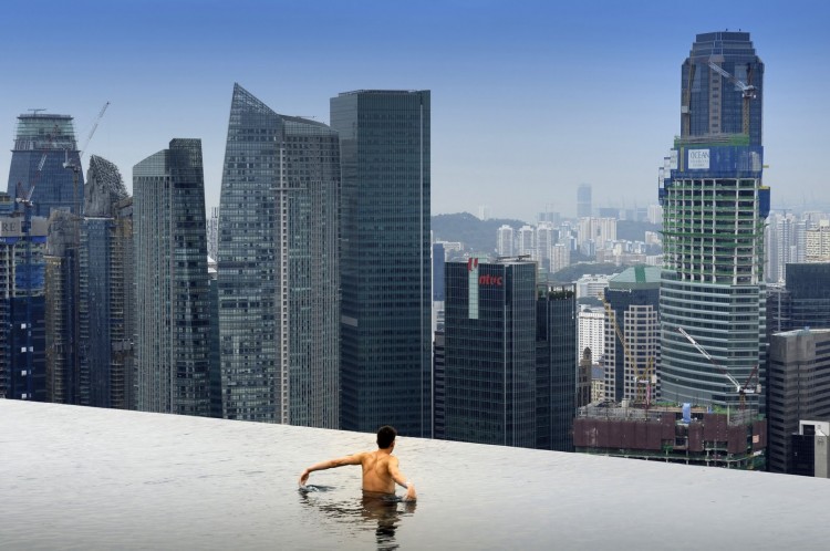 Stunning Hotel Pools A truly amazing view 750x498 Stunning Hotel Pools