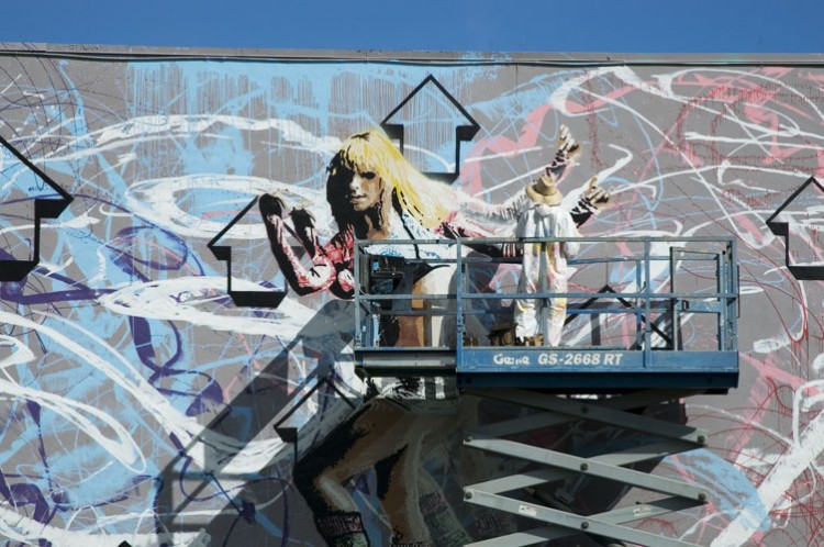 Armory GIRL 2 750x498 ABOVE > Miami Art Basel 