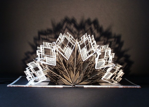 INGRID SILIAKUS’ PAPER ARCHITECTURE Ingrid Siliakus 4 600x432 INGRID SILIAKUS’ PAPER ARCHITECTURE