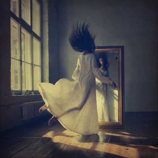 c1d19 Brilliant Levitation Photography