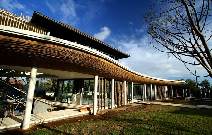Kayu Aga House by Yoka Sara ca640 kayuaga 190112 03 Kayu Aga House by Yoka Sara