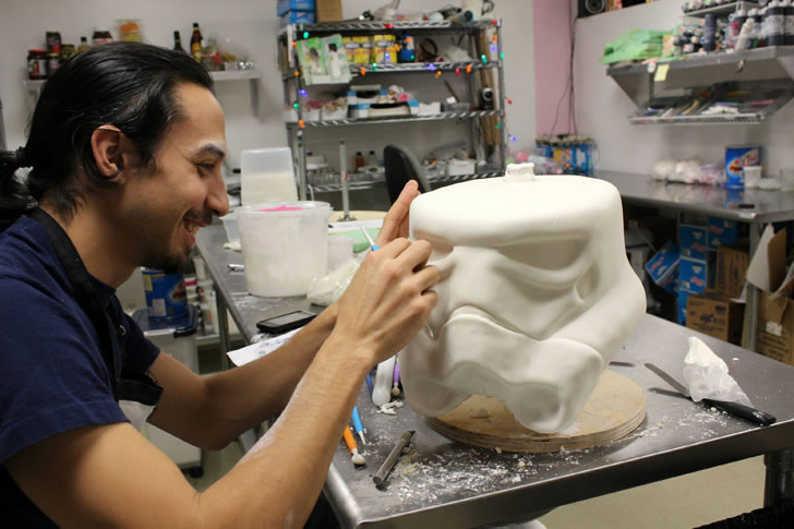 oakleaf cake 02 A Life Size Stormtrooper Cake