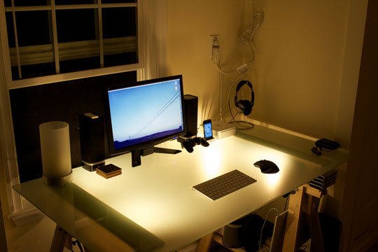 10.pc mac workstations pic on Design You Trust 10.pc mac workstations Showcase of Inspiring Mac/Pc Workstations with Brilliant Lighting