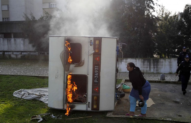 105 Desperate Portugal Family, Evicted From Trailer, Sets Home on Fire