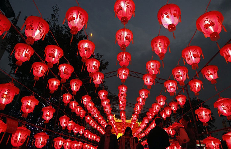 Chinese Lantern Festival 2012 Lights up the Sky 1102 Chinese Lantern Festival 2012 Lights up the Sky