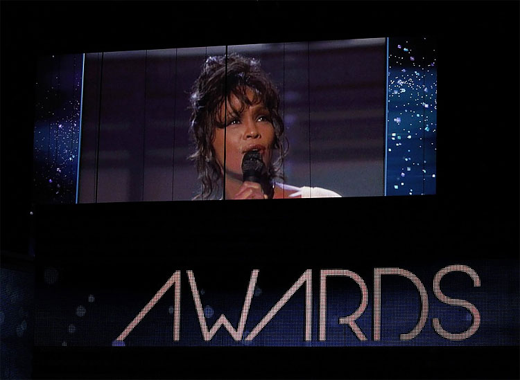 Whitney Houston: Tribute to Singer, Photos of Memorials and Mourners 1168 Whitney Houston: Tribute to Singer, Photos of Memorials and Mourners
