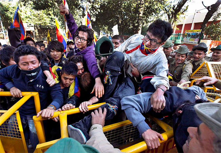 February 2012: Carnivals, Festivals, Celebrations and Protests Around the Globe 1427 February 2012: Carnivals, Festivals, Celebrations and Protests Around the Globe