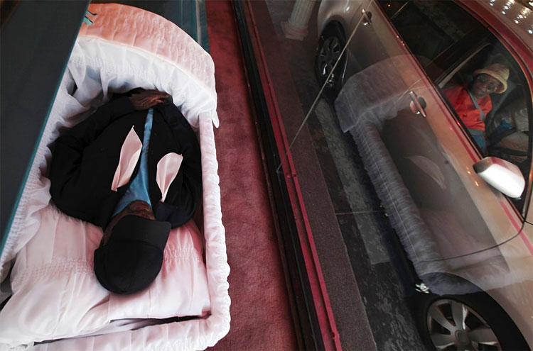 Robert L. Adams Drive Through Funeral Parlor Offers Mourners Convenient Alternative 287 Robert L. Adams Drive Through Funeral Parlor Offers Mourners Convenient Alternative