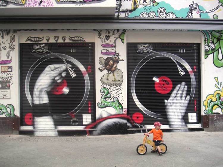 4760323141 98267d607d b 750x562 Street Art Graffiti by MTO