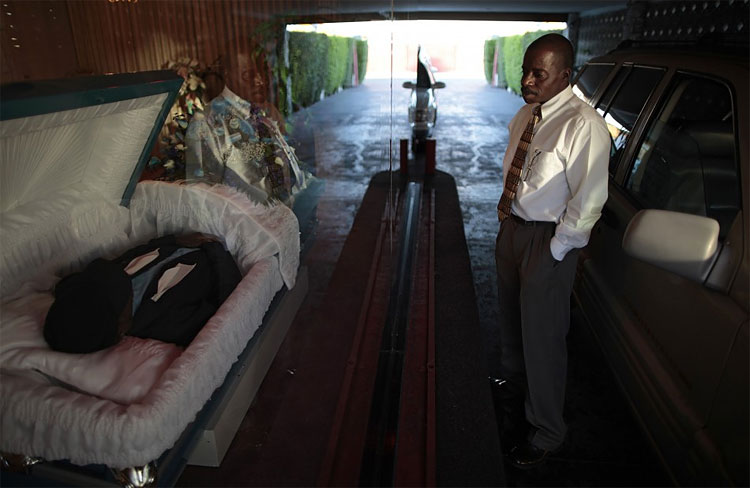 Robert L. Adams Drive Through Funeral Parlor Offers Mourners Convenient Alternative 562 Robert L. Adams Drive Through Funeral Parlor Offers Mourners Convenient Alternative