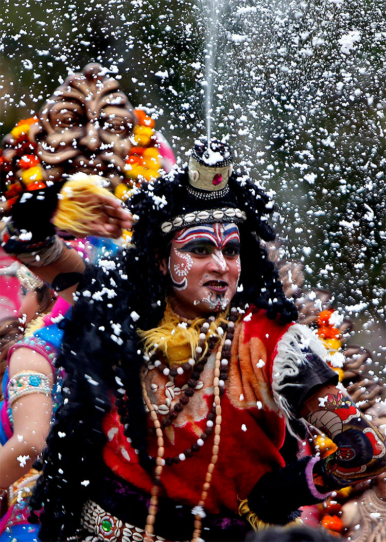 February 2012: Carnivals, Festivals, Celebrations and Protests Around the Globe 582 February 2012: Carnivals, Festivals, Celebrations and Protests Around the Globe