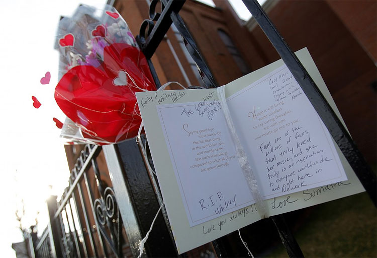 655 Whitney Houston: Tribute to Singer, Photos of Memorials and Mourners