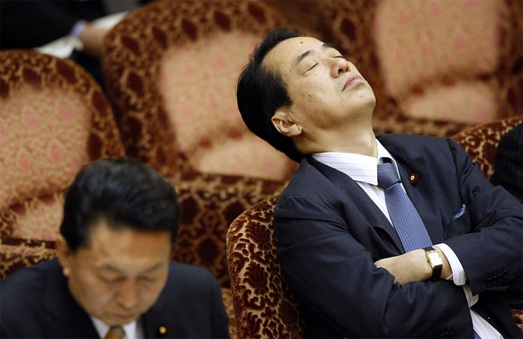 71 Sleepy Politicians in Pictures: Do They Literally Sleep Over Matters?