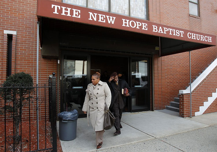 744 Whitney Houston: Tribute to Singer, Photos of Memorials and Mourners