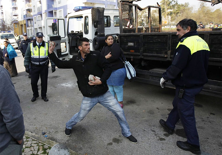 85 Desperate Portugal Family, Evicted From Trailer, Sets Home on Fire
