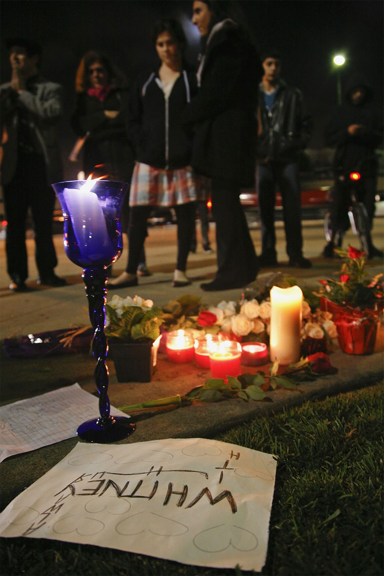 939 Whitney Houston: Tribute to Singer, Photos of Memorials and Mourners