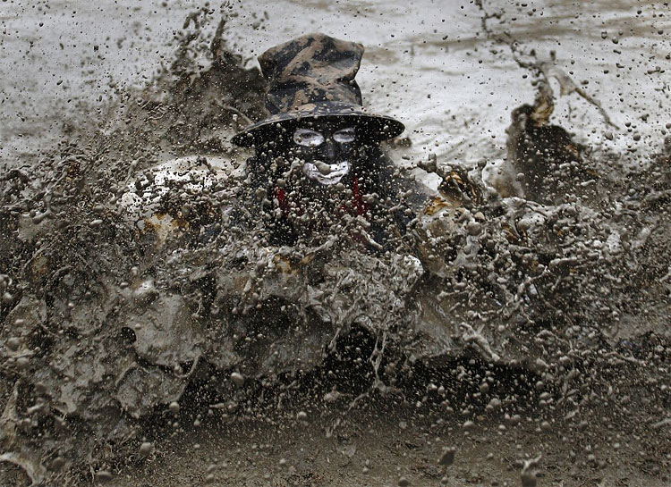 97 Tough Guy Challenge 2012: Blood, Guts & Glory